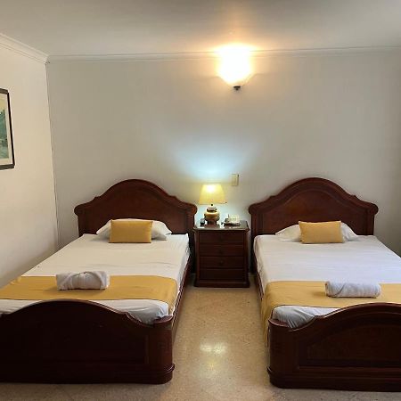 Casa Rosales Hotel Medellin Bagian luar foto