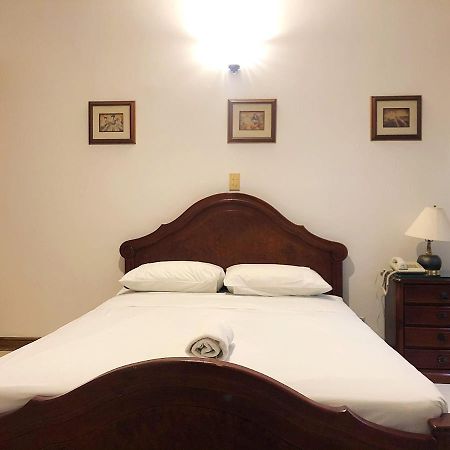 Casa Rosales Hotel Medellin Bagian luar foto