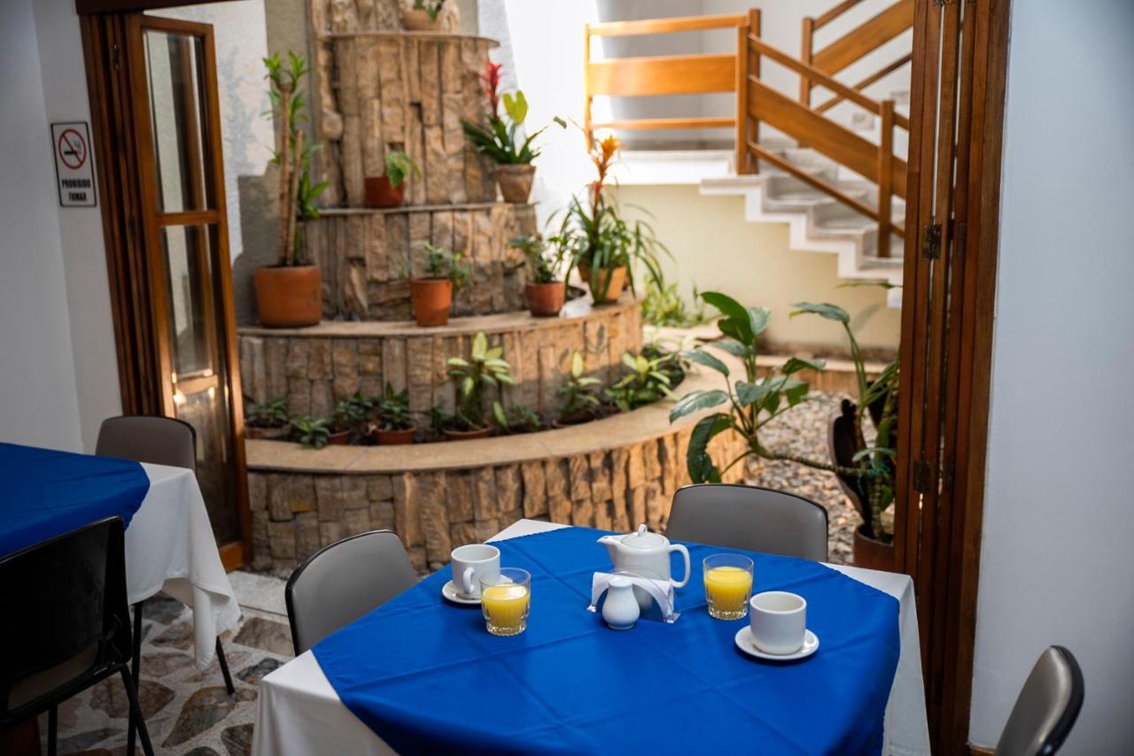 Casa Rosales Hotel Medellin Bagian luar foto