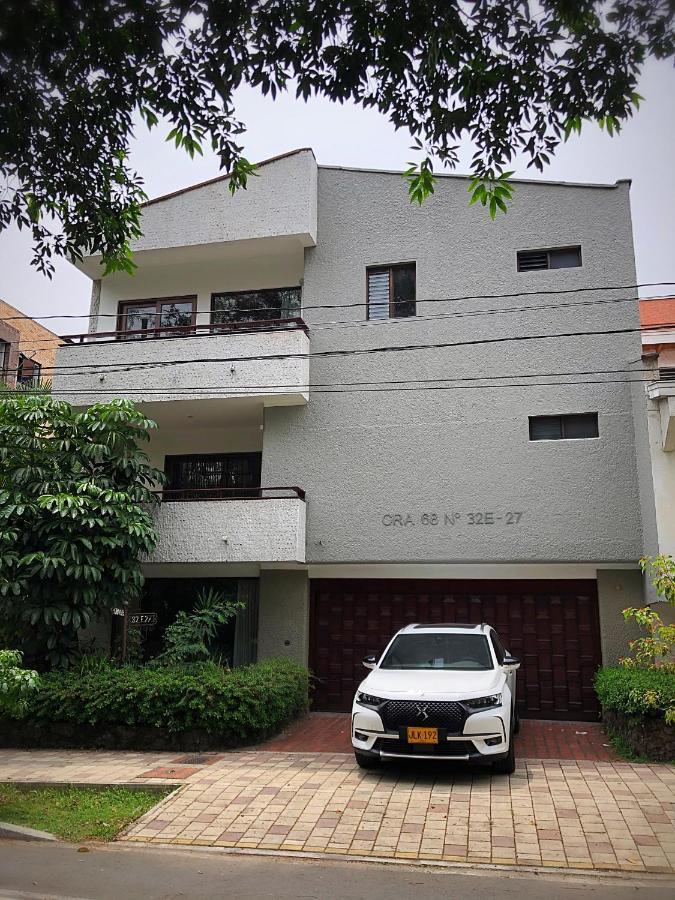 Casa Rosales Hotel Medellin Bagian luar foto